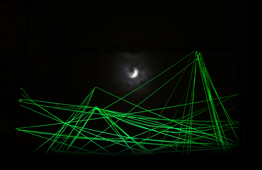 Landscape under Full Moon - Lichtinstallation Tilmann Krieg Rooftop Gallery Cascade Art Space, 2014